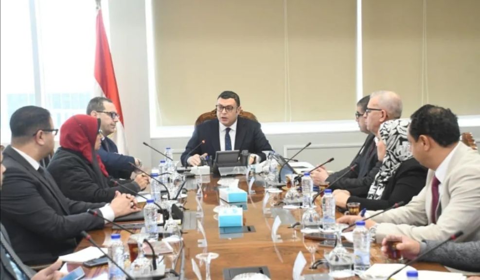 وزير الإسكان يتابع سير العمل بقطاع التخطيط والمشروعات بهيئة المجتمعات العمرانية