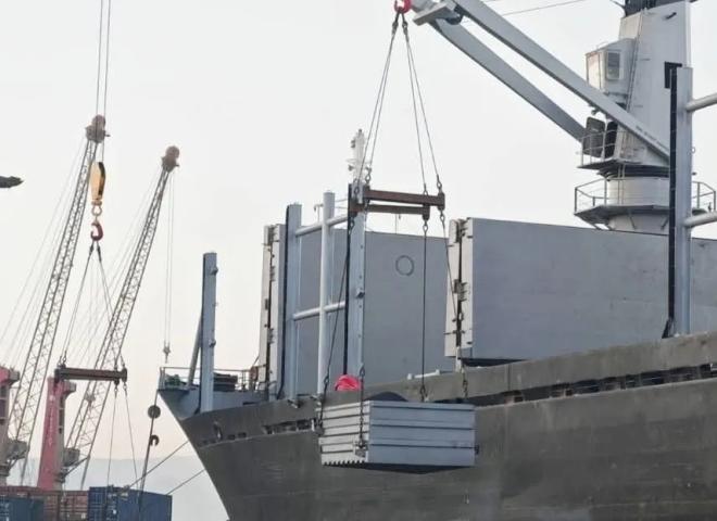 تصدير أول شحنة من الفحم البترولي المكلسن