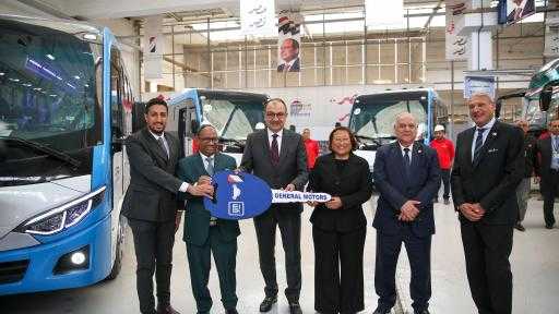 وزير قطاع الأعمال العام يشهد تسليم الدفعة الأولى من ميني باص ”نصر ستار ”