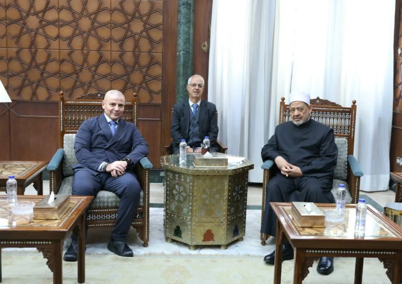 شيخ الأزهر يستقبل سفير إيطاليا بالقاهرة ويناقشان تطورات الأوضاع في غزة