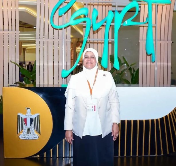 نفيسة هاشم مسيرة عطاء لأول سيدة بوزارة الإسكان على رأس قطاع الإسكان والمرافق