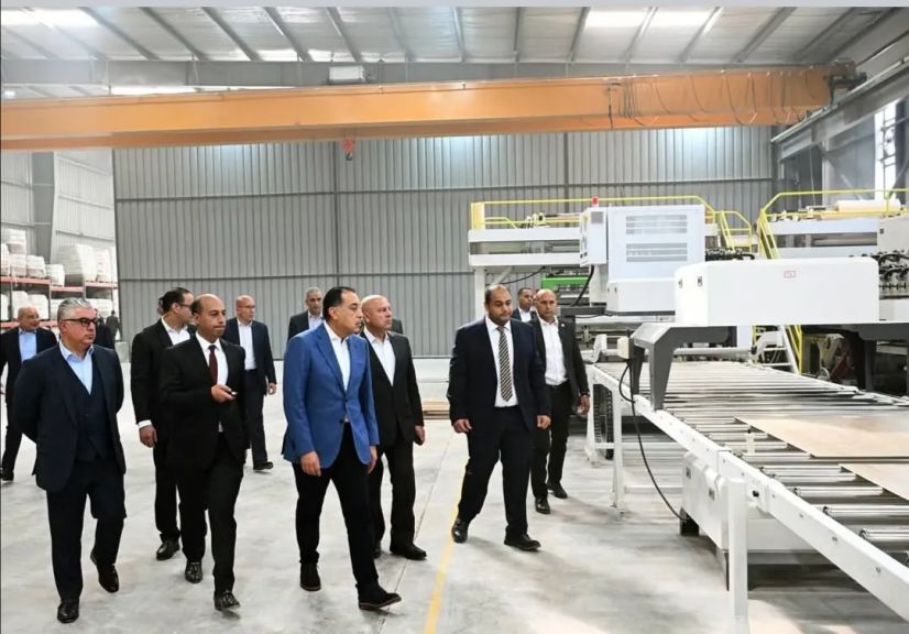 رئيس الوزراء يفتتح مشروع ”كامستون” للصناعات المتطورة باستثمارات 8 ملايين دولار