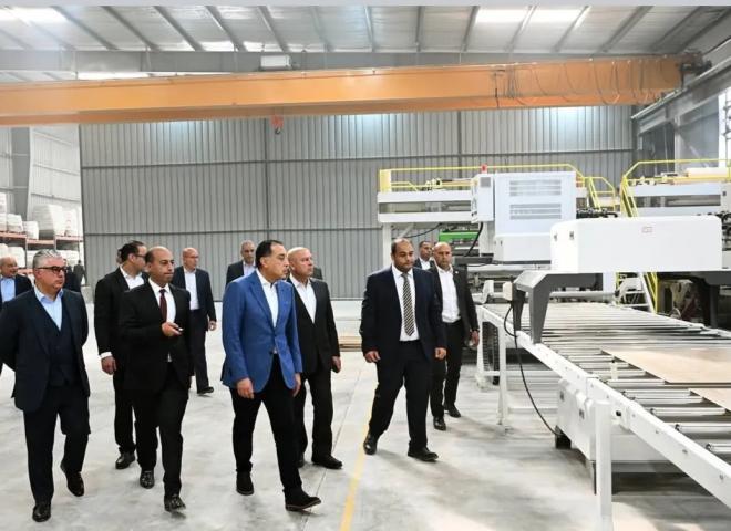 رئيس الوزراء يفتتح مشروع ”كامستون” للصناعات المتطورة باستثمارات 8 ملايين دولار