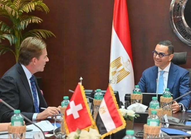▪وزير الاستثمار والتجارة الخارجية يلتقي السفير السويسري بالقاهرة لبحث سبل تعزيز التعاون الاقتصادي