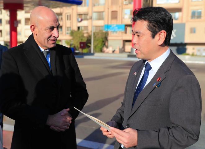 وزير التربية والتعليم يصطحب نظيره الياباني لتفقد ”محور شينزو آبي”..ويُسلّمه رسالة شكر وتقدير من فخامة الرئيس إلى أسرة رئيس الوزراء الياباني الراحل