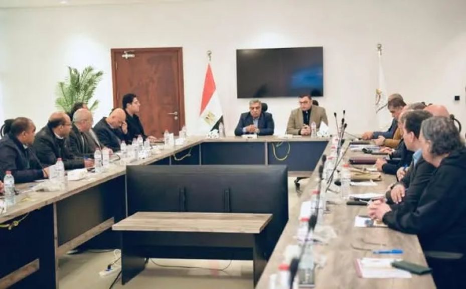 وزير الإسكان يتابع الخدمات بمدينة المنصورة الجديدة ويؤكد: حل مشكلات المواطنين أولوية