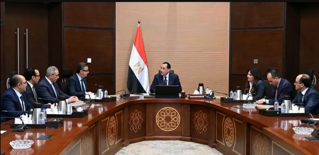 رئيس الوزراء يتابع مع وزير التموين خطة الاستعداد لاستقبال شهر رمضان