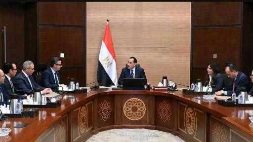 رئيس الوزراء يتابع مع وزير التموين خطة الاستعداد لاستقبال شهر رمضان