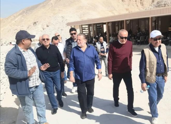 محافظ البنك المركزي ومحافظ الأقصر في جولة لآثار البرالغربي