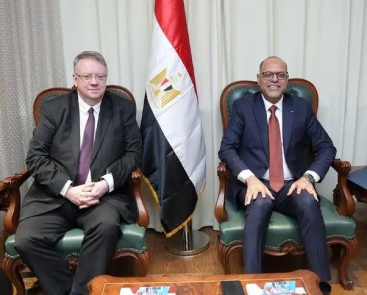 وزير العمل يبحث مع منظمة العمل الدولية تعزيز التعاون ودعم التشريعات الوطنية