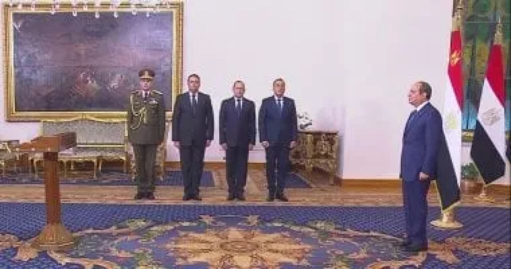 الوزراء الجدد يؤدون اليمين الدستورية أمام الرئيس عبد الفتاح السيسى