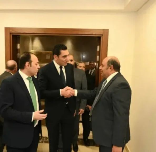 وزير الشباب والرياضة يتفقد قطاعات الوزارة في أول أيام عمله