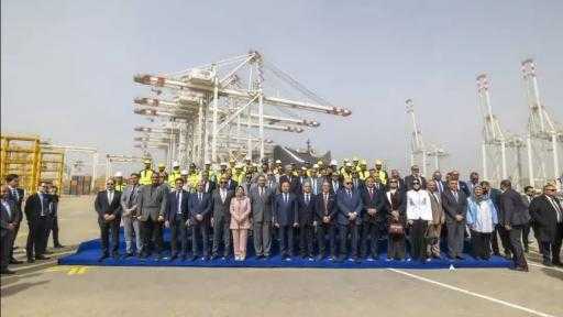 وزير النقل يشهد انطلاق التشغيل التجريبي التجاري لمحطة الحاويات ”تحيا مصر” بميناء دمياط
