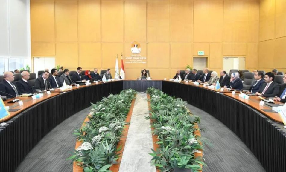 وزيرة الإسكان توجه بضرورة ترفيق الأراضي ومتابعة المشروعات في المدن الجديدة