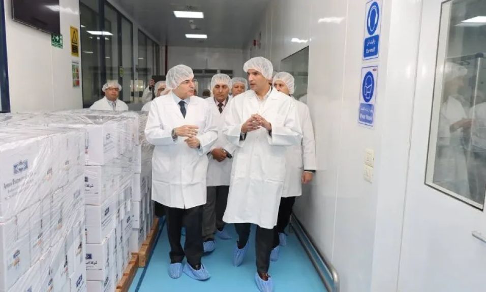 وزير الصناعة ومحافظ القليوبية يتفقدان 5 مصانع متخصصة في الصناعات الدوائية بالعبور
