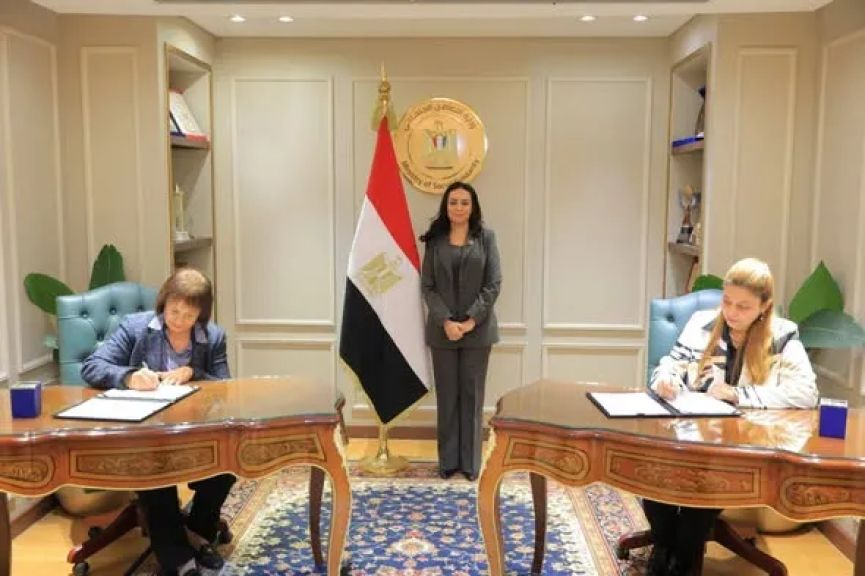 وزيرة التضامن تشهد توقيع عقود تمويل مشروعات متناهية الصغر لدعم الأسر الأولى بالرعاية