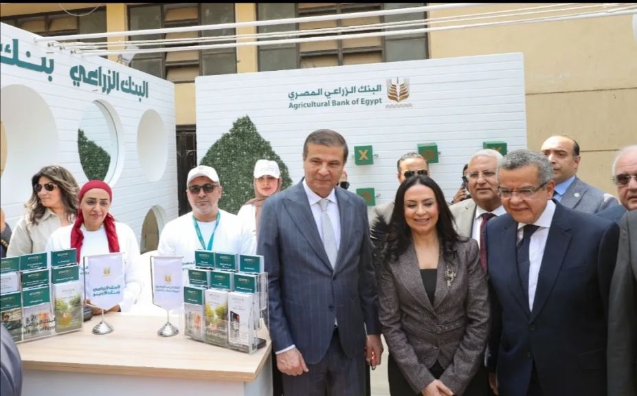 إقبال كبير  على جناح البنك الزراعي في افتتاح معرض زهور الربيع   بحضور وزير الزراعة