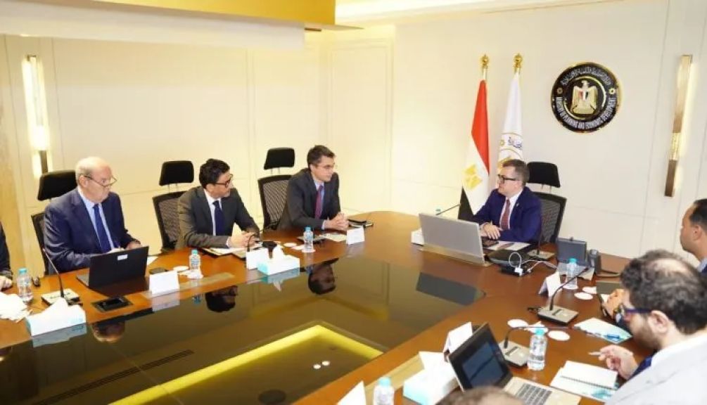 وزير التخطيط يبحث مع البنك الدولي جهود إعداد استراتيجية الاستثمار الأجنبي المباشر
