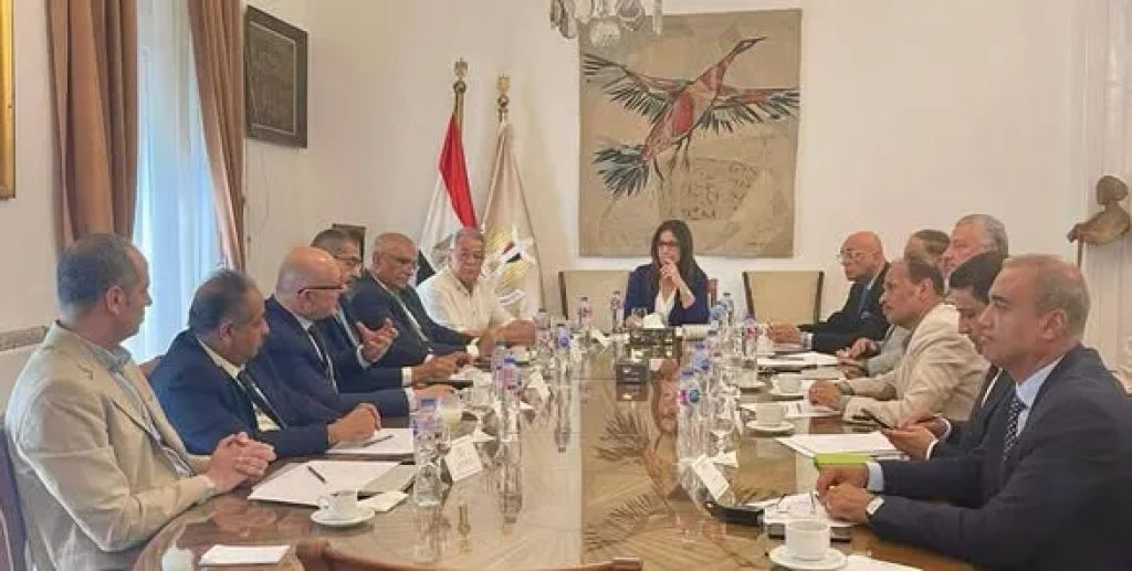 وزيرة الثقافة: نستهدف “صفر مخازن” خلال أشهر ووصول الكتاب لجميع انحاء الجمهورية