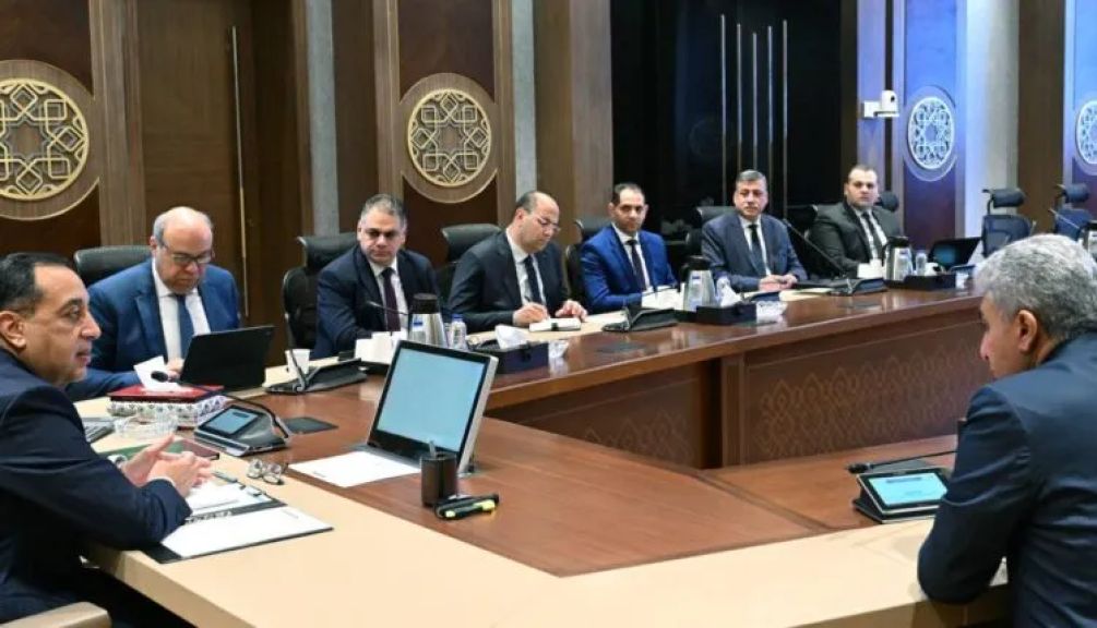 بحضور مسئول بالبنك المركزي.. رئيس الوزراء يُتابع إجراءات دعم وتحفيز قطاع السياحة