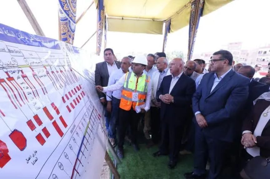 وزير النقل يشهد التشغيل التجريبي لكوبري أبوشوشة بقنا بطول 520 متراً.. والمرحلة العاجلة تشمل 53 كوبري أعلى المزلقانات