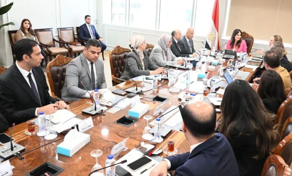 الإسكان تبحث مع البنك الدولي تعزيز التعاون في التنمية العمرانية والمدن الذكية ومشروعات البنية التحتية