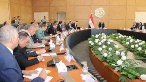 وزير الكهرباء يوجه برفع درجة الاستعداد لمجابهة ارتفاع الأحمال وضمان استقرار التغذية خلال الصيف
