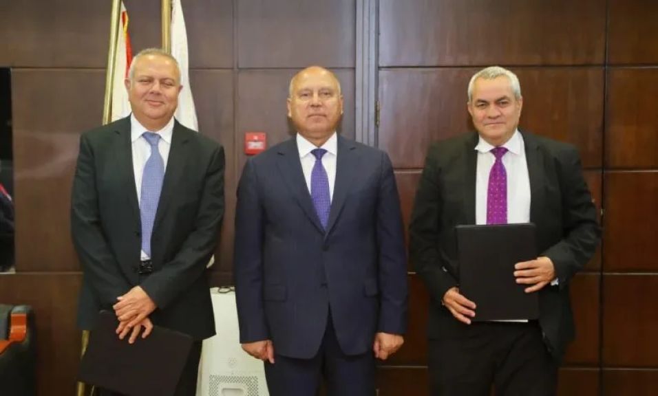 سكاي بورتس توقع مذكرة تفاهم مع وزارة النقل لإنشاء ميناء جاف ببرج العرب