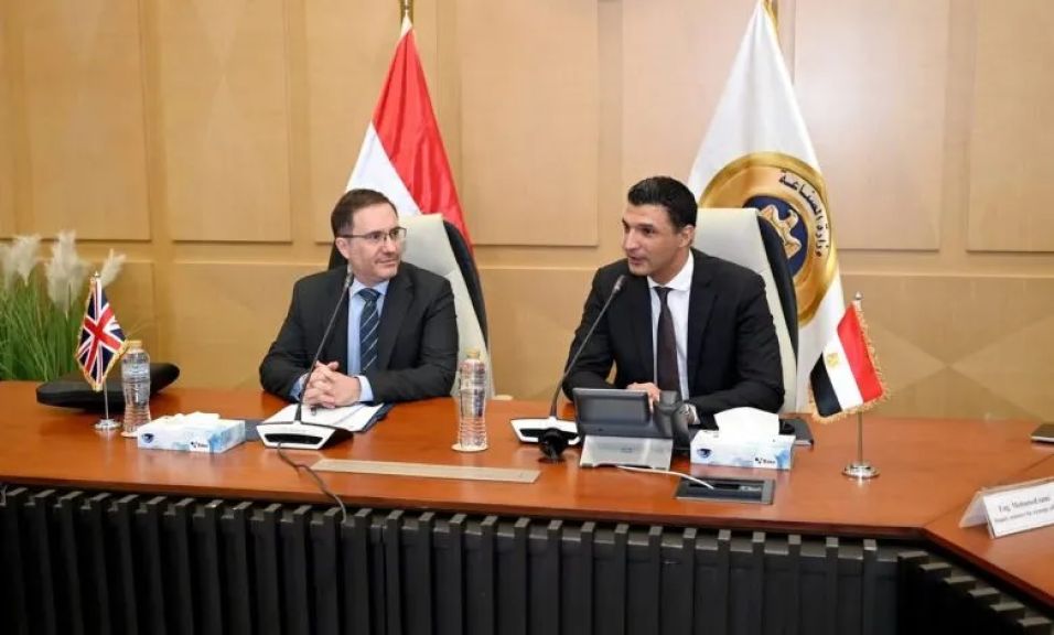 وزير الصناعة تبحث مع الشركات البريطانية خطط التوسع بالسوق المصري وتذليل التحديات