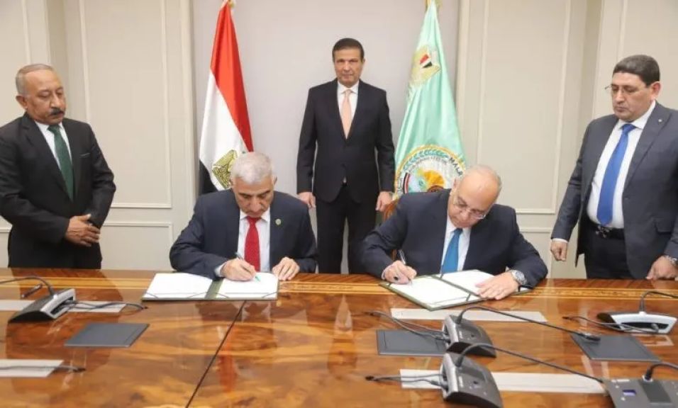 وزير الزراعة يشهد توقيع مشروعين بين “بحوث الصحراء” و”أكساد” لتعزيز الأمن الغذائي ومواجهة التغيرات المناخية