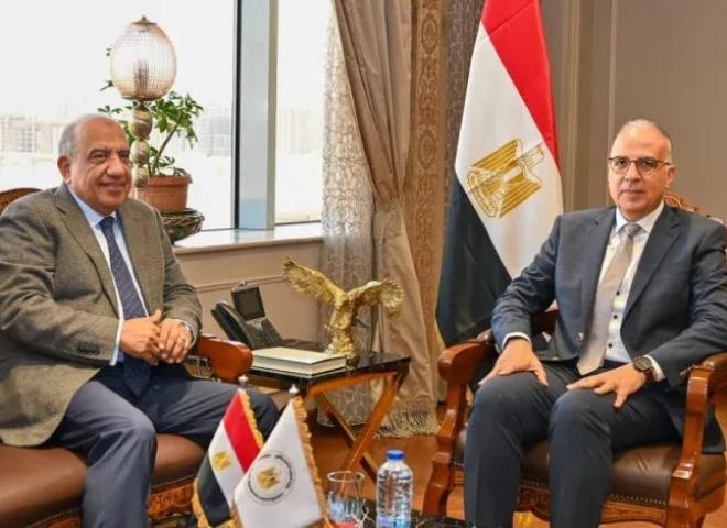 وزيرا الري والكهرباء يبحثان التوسع في استخدام الطاقة الشمسية بمحطات الرفع لدعم التحول الأخضر وخفض الانبعاثات