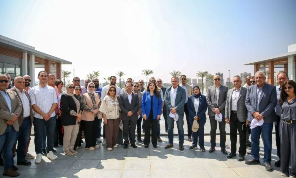 وزيرة الإسكان تتفقد مشروع حدائق تلال الفسطاط وتؤكد الالتزام بالجداول الزمنية والجودة