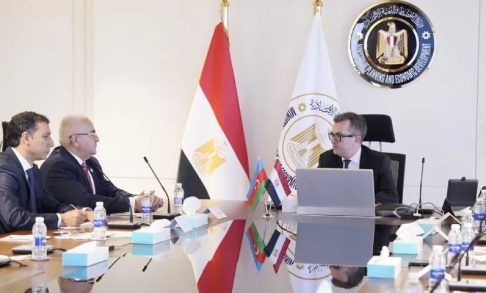 وزير التخطيط يبحث مع سفير أذربيجان تعزيز الشراكة التنموية وتوسيع الاستثمارات المشتركة