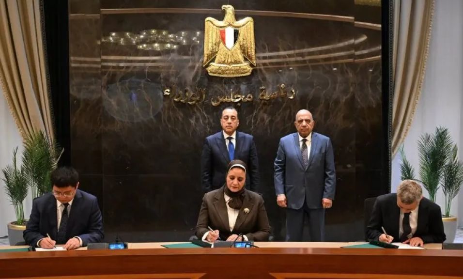 إنشاء أول مصنع لتوربينات الرياح في مصر..  وإقامة مشروع طاقة رياح بقدرة 2000 ميجاوات