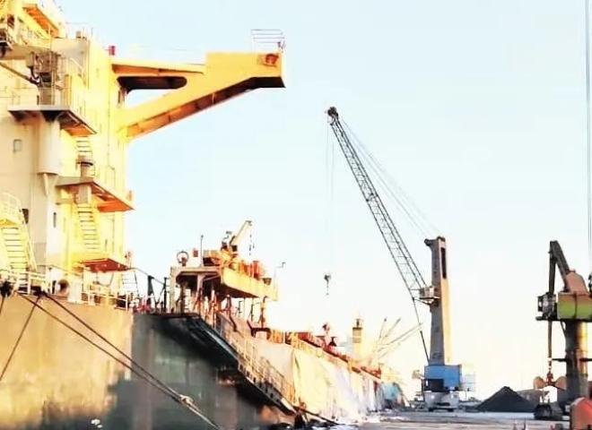 ميناء شرق بورسعيد يستقبل أكبر سفن الصب الجاف GENCO LION على رصيف محطة سكاي بورتس