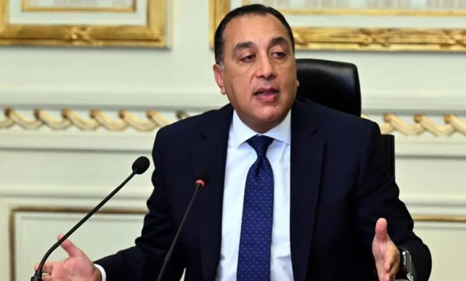 مدبولي يتابع ملفات التعاون بين الطيران والبترول.. ومشروع لإنتاج أول وقود طيران مستدام في مصر