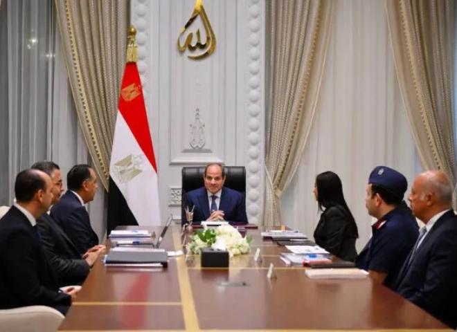 الرئيس السيسي يعقد اجتماعًا مهمًا لمتابعة مُستجدات برنامج الدعم النقدي وبطاقات التموين ورغيف الخبز