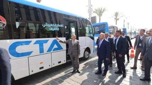 وزير النقل يدشن 10 ميني باصات جديدة لربط حدائق العاصمة وزهرة العاصمة بمحطة القطار الكهربائي الخفيف LRT