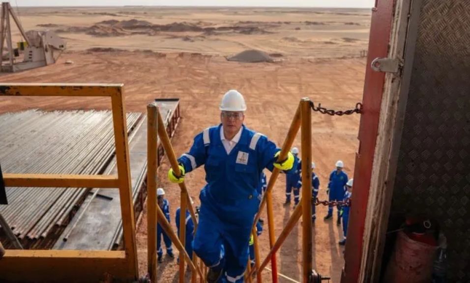 وزير البترول يتفقد استئناف أعمال الحفر بحقل البركة في أسوان بعد توقف منذ 2022