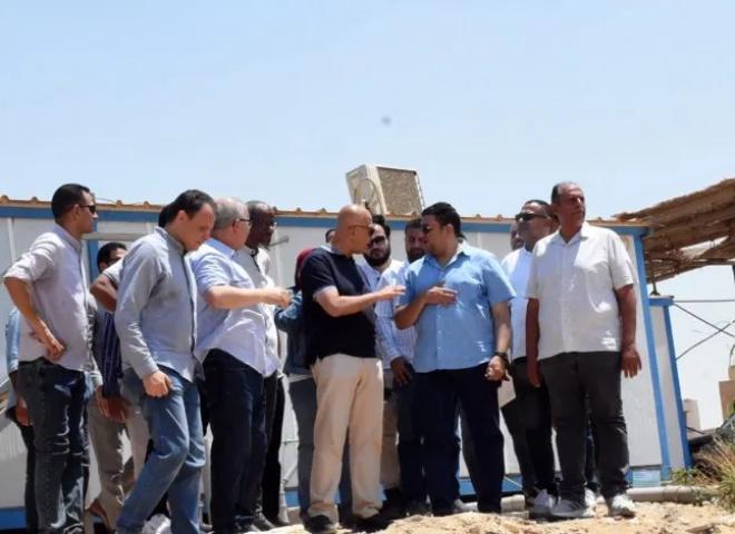 نائب وزيرة الإسكان يتفقد مشروعات المرافق والطرق بمناطق «بيت الوطن» بالقاهرة الجديدة