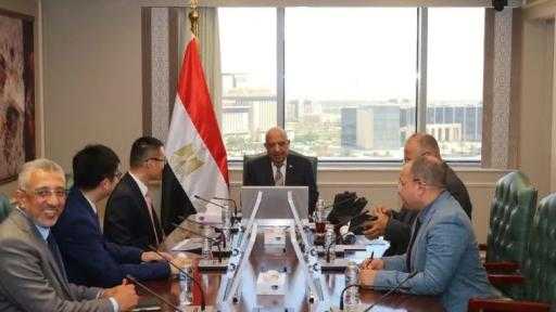 وزير الكهرباء يبحث مع «هواوي» مستجدات تصنيع بطاريات تخزين الطاقة وإقامة محطات بقدرة 4000 ميجاوات ساعة