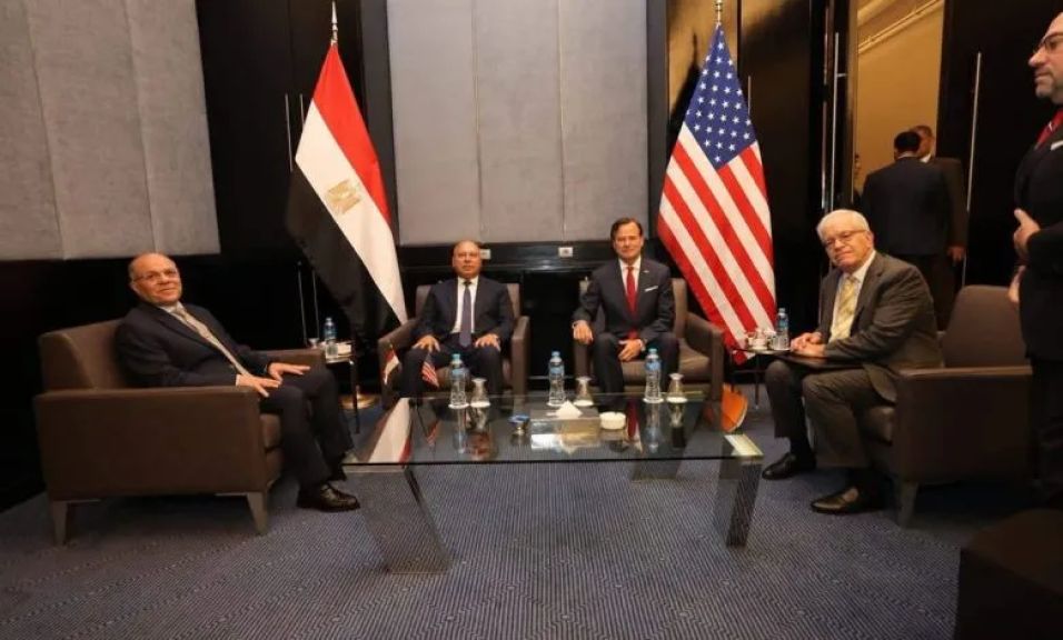 وزير النقل يبحث مع نائب مساعد وزير التجارة الأمريكي فرص الشراكة في مشروعات النقل والموانئ