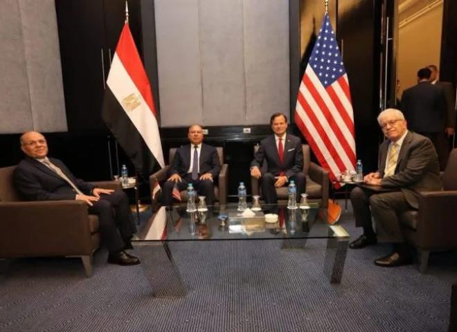 وزير النقل يبحث مع نائب مساعد وزير التجارة الأمريكي فرص الشراكة في مشروعات النقل والموانئ