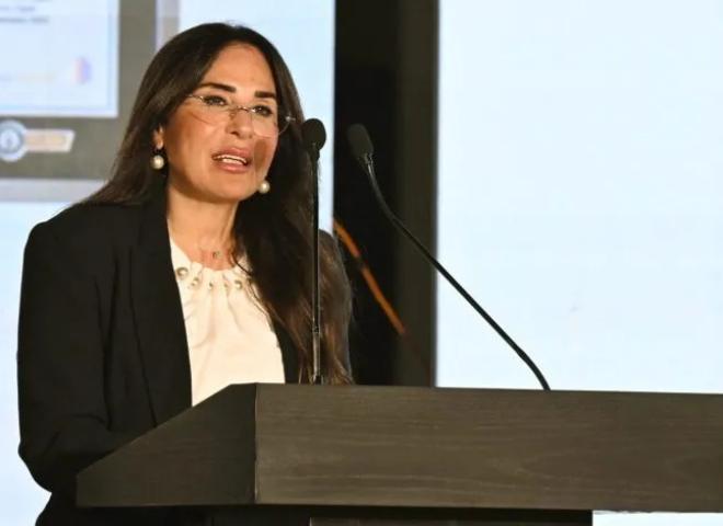 وزيرة الإسكان تتابع تطوير الطرق والمرافق بالعاشر من رمضان وتوجه بتكثيف حملات مواجهة الإشغالات