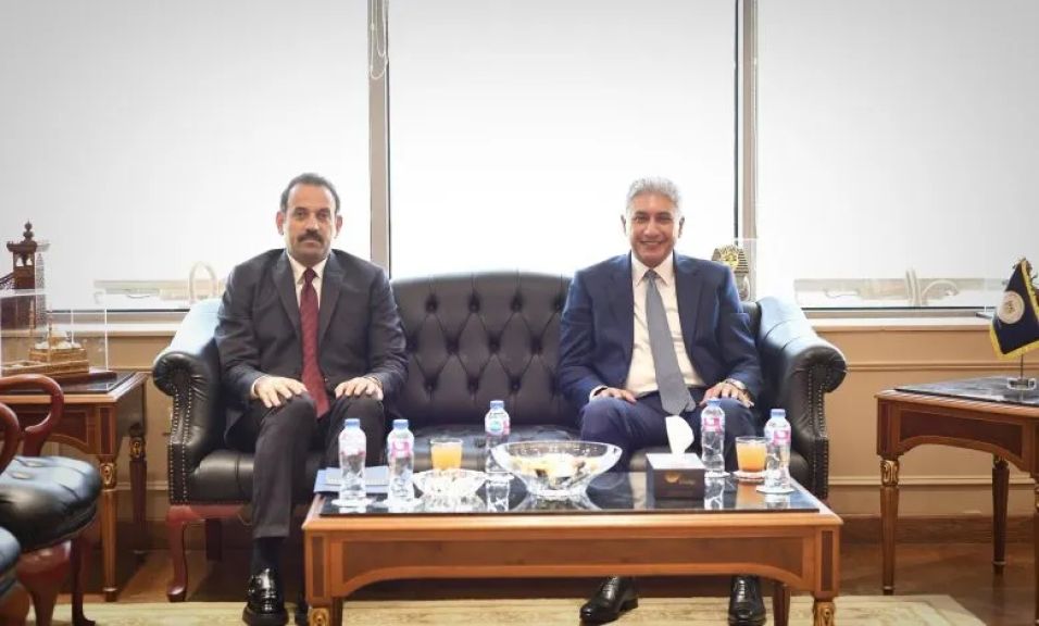 وزير السياحة يبحث مع رئيس جهاز مستقبل مصر تعزيز الاستثمارات الفندقية وتنمية سياحة اليخوت