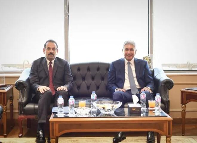 وزير السياحة يبحث مع رئيس جهاز مستقبل مصر تعزيز الاستثمارات الفندقية وتنمية سياحة اليخوت