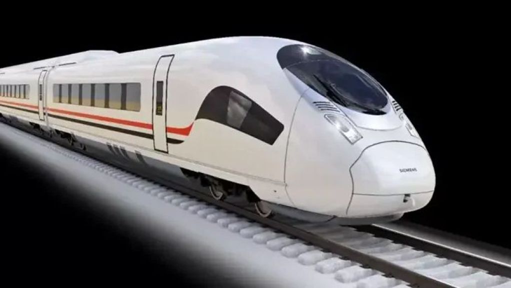 وزير النقل يتفقد أعمال الخط الأول للقطار الكهربائي السريع.. استعدادات لبدء التشغيل التجريبي بدون ركاب