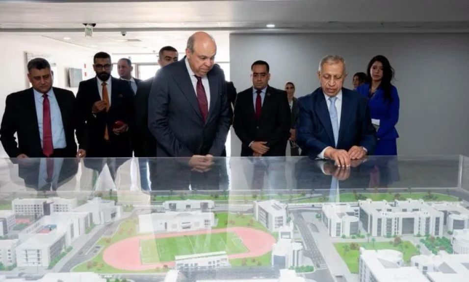 وزير الطيران يتفقد فرع الأكاديمية العربية بالعلمين الجديدة