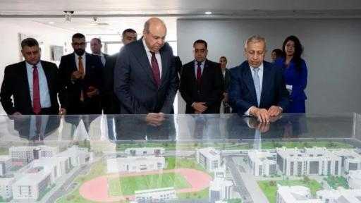 وزير الطيران يتفقد فرع الأكاديمية العربية بالعلمين الجديدة
