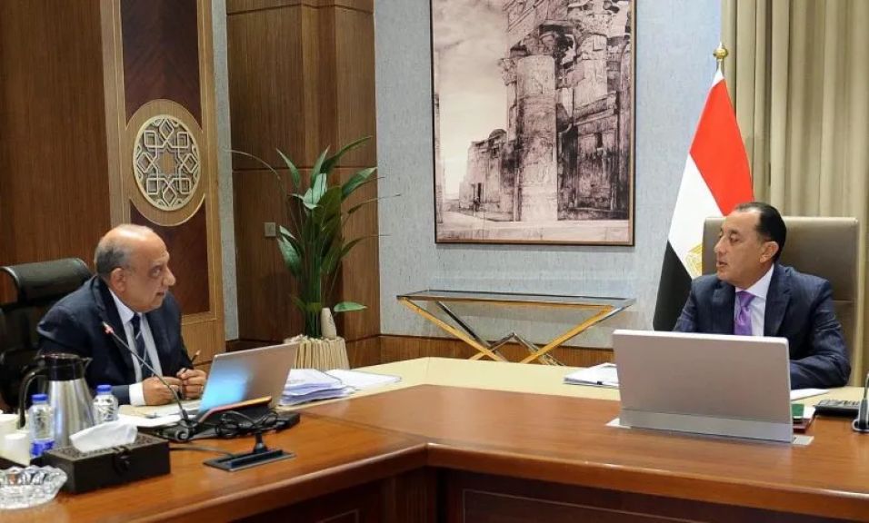 رئيس الوزراء يتابع المشروعات والخطط الحالية والمستقبلية في قطاع الطاقة الجديدة والمتجددة